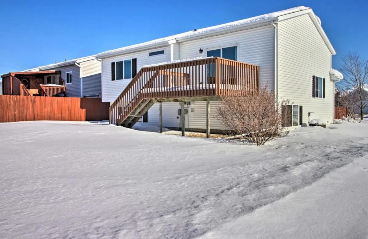 Welcoming West Fargo Retreat W Backyard Villa Buitenkant foto